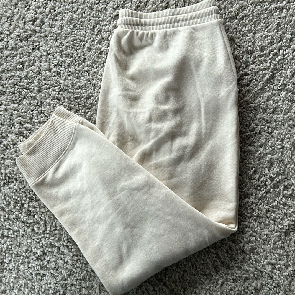A new day cream jogger sweatpants. Size L.